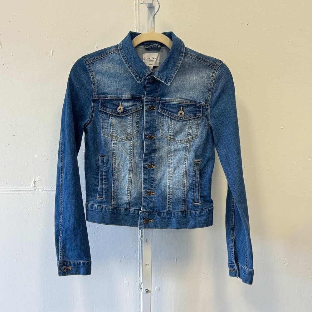 Love Tree Denim Women's Medium Wash Stretch Jean Jacket Small Contemporary
